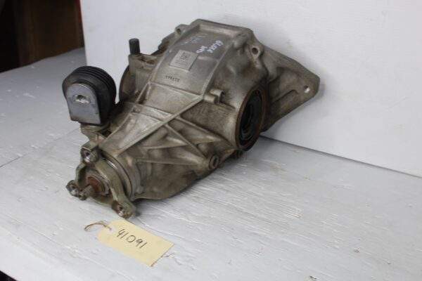 Mercedes Benz W205 C300 Rear Differential 3.266 Ratio A2053506336, A2053507704