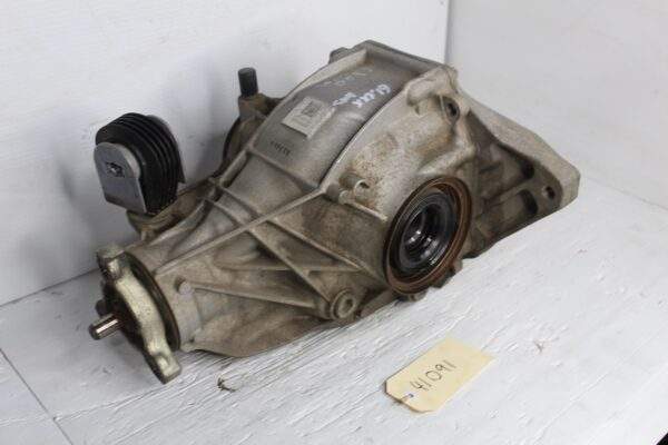 Mercedes Benz W205 C300 Rear Differential 3.266 Ratio A2053506336, A2053507704