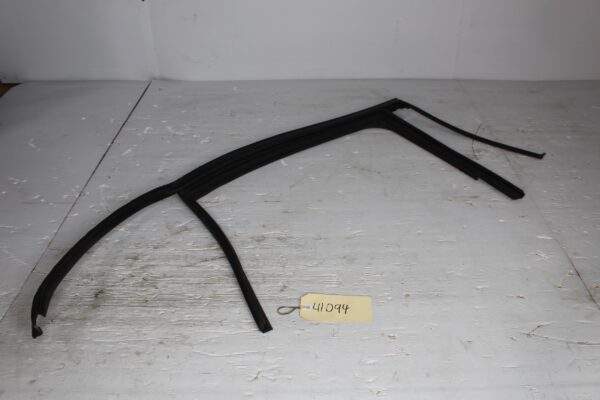 Mercedes Benz W176 A Class Rear Right Door Window Seal Guide A1767351200