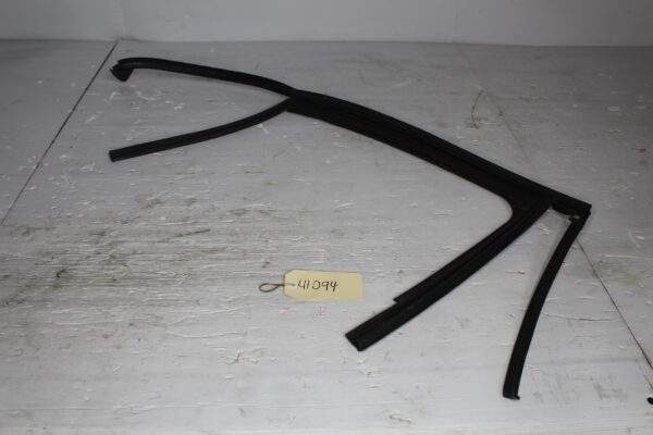 Mercedes Benz W176 A Class Rear Right Door Window Seal Guide A1767351200