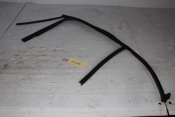 Mercedes Benz W176 A Class Rear Right Door Window Seal Guide A1767351200