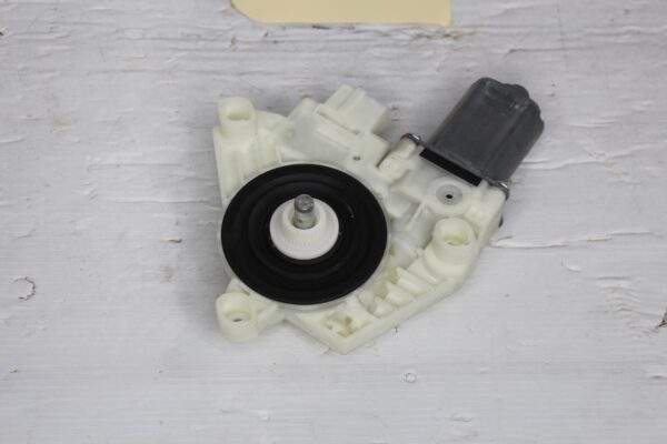 Mercedes Benz W205 W213 C E Class Front Left Door Window Motor A2139069901