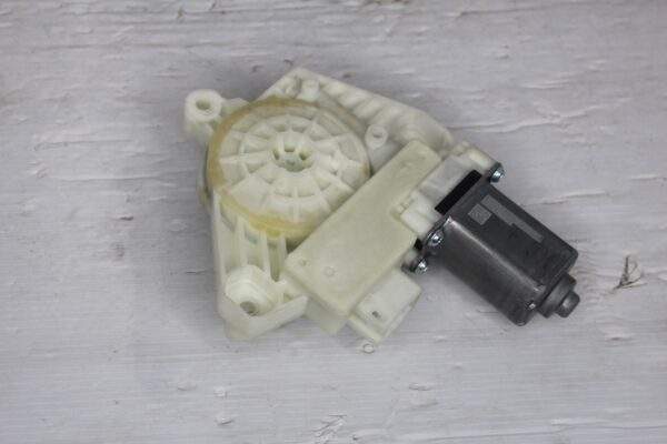Mercedes Benz W205 W213 C E Class Front Left Door Window Motor A2139069901