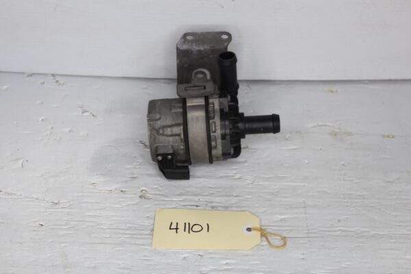 Mercedes Benz W212 W218 E63 CLS63 AMG Auxiliary Water Coolant Pump A0005000486