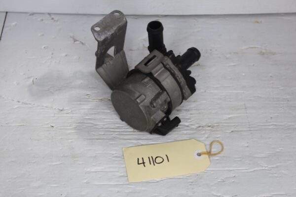 Mercedes Benz W212 W218 E63 CLS63 AMG Auxiliary Water Coolant Pump A0005000486