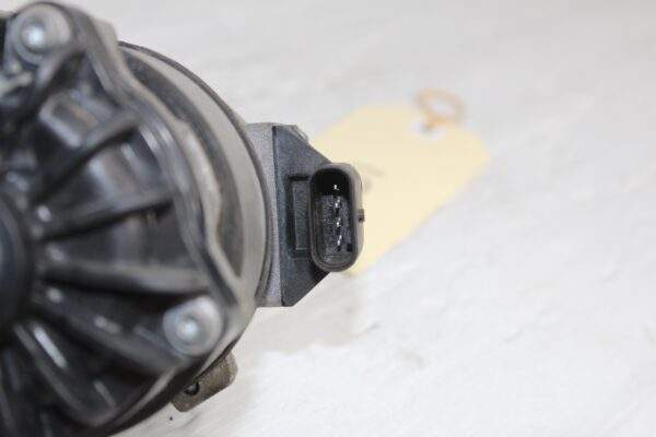 Mercedes Benz W212 W218 E63 CLS63 AMG Auxiliary Water Coolant Pump A0005000486