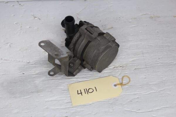 Mercedes Benz W212 W218 E63 CLS63 AMG Auxiliary Water Coolant Pump A0005000486