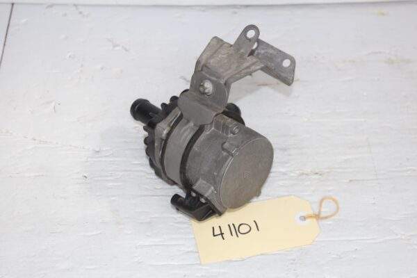 Mercedes Benz W212 W218 E63 CLS63 AMG Auxiliary Water Coolant Pump A0005000486
