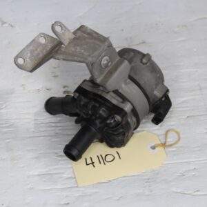 Mercedes Benz W212 W218 E63 CLS63 AMG Auxiliary Water Coolant Pump A0005000486 - Image 8