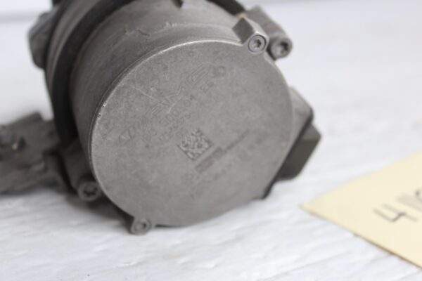 Mercedes Benz W212 W218 E63 CLS63 AMG Auxiliary Water Coolant Pump A0005000486