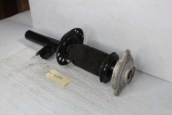 Mercedes Benz W177 A250 Front Right Shock Absorber Strut A1773231200 A1773209400