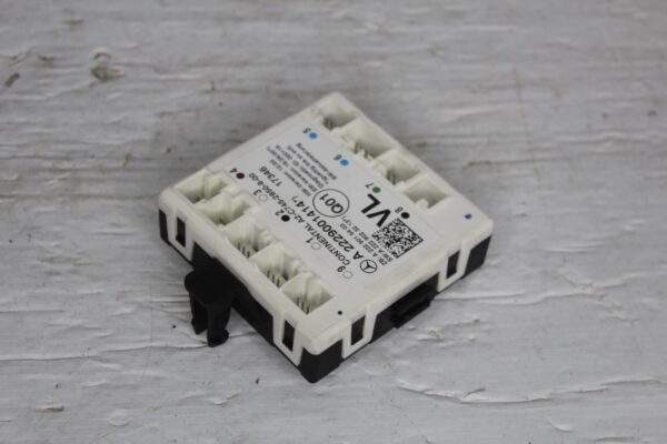 Mercedes Benz W205 C Class Front Left Door Control Unit A2229001414, A2059000328