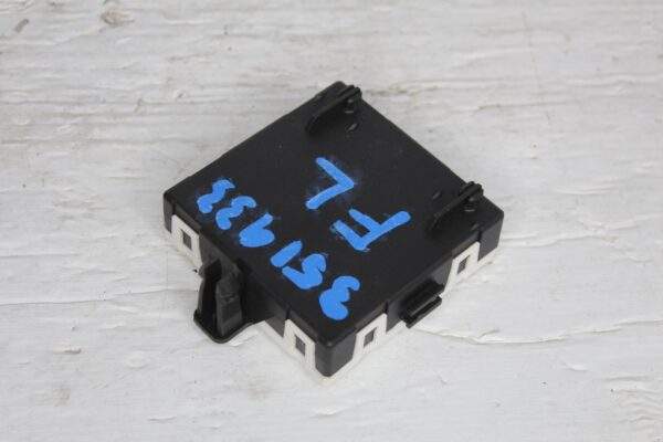 Mercedes Benz W205 C Class Front Left Door Control Unit A2229001414, A2059000328