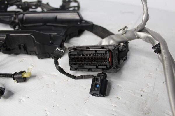 Mercedes Benz W205 W253 A43 GLC43 AMG M276 Engine Wiring Harness A2761504500