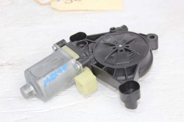 Porsche 95B Macan Front Left Door Glass Window Motor 5Q0959801C
