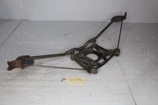 Porsche 981 Cayman Boxster Exhaust Support Mount Brace 98111112701, 98111112702