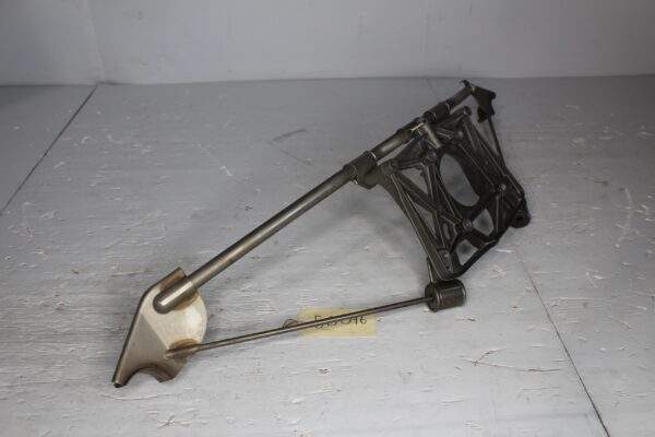 Porsche 981 Cayman Boxster Exhaust Support Mount Brace 98111112701, 98111112702