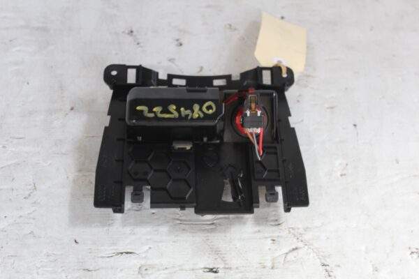 Audi 8R Q5 SQ5 Center Console Front Ashtray With 12 Volt Plug 8K0 857 951 C