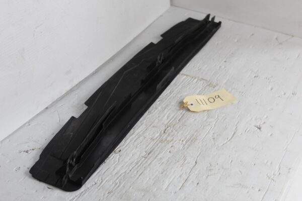 Audi 8R Q5 Engine Cover Air Guide Plastic Trim 8R0807217BA