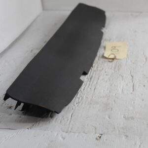 Audi 8R Q5 Engine Cover Air Guide Plastic Trim 8R0807217BA - Image 3