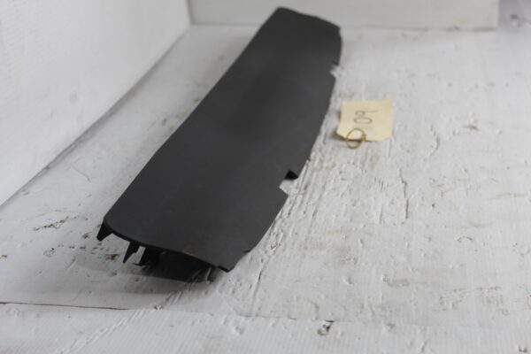 Audi 8R Q5 Engine Cover Air Guide Plastic Trim 8R0807217BA