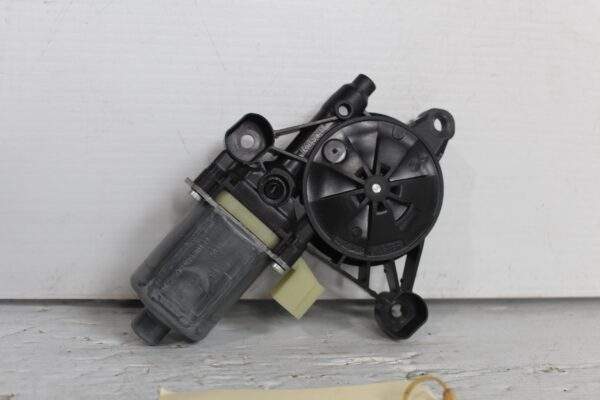 Audi 8V A3 S3 / Volkswagen Mk7 Golf Window Regulator Motor 5Q0959801B