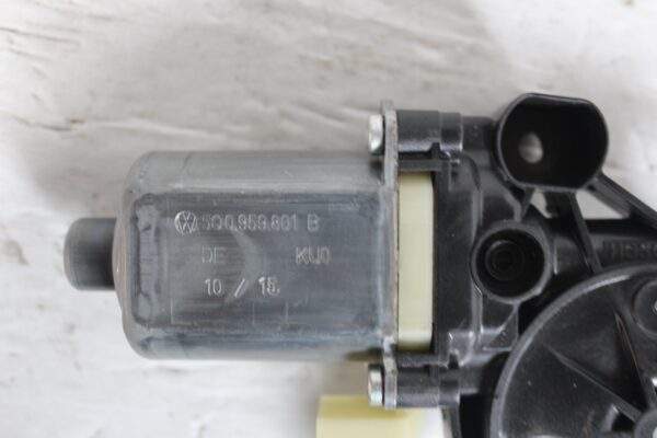 Audi 8V A3 S3 / Volkswagen Mk7 Golf Window Regulator Motor 5Q0959801B