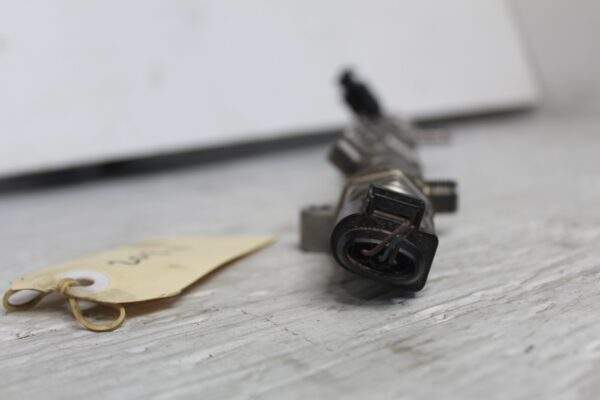 Audi Fy Q5 2.0L Diesel Fuel Injection Rail 04L130089G