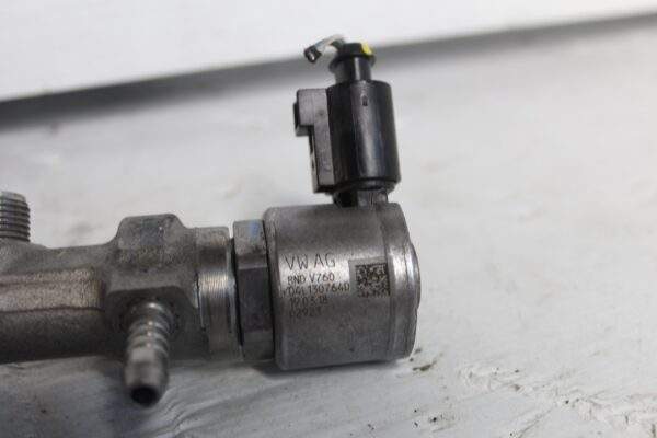 Audi Fy Q5 2.0L Diesel Fuel Injection Rail 04L130089G