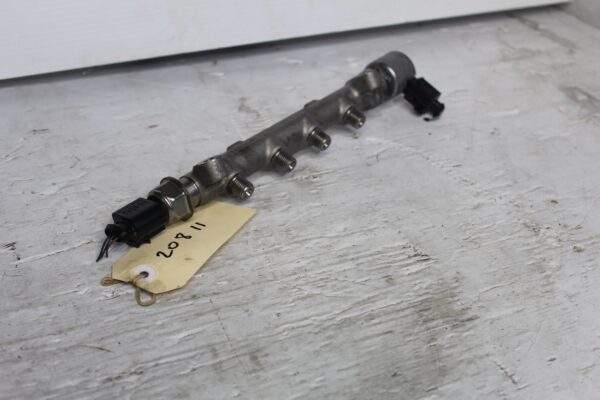 Audi Fy Q5 2.0L Diesel Fuel Injection Rail 04L130089G