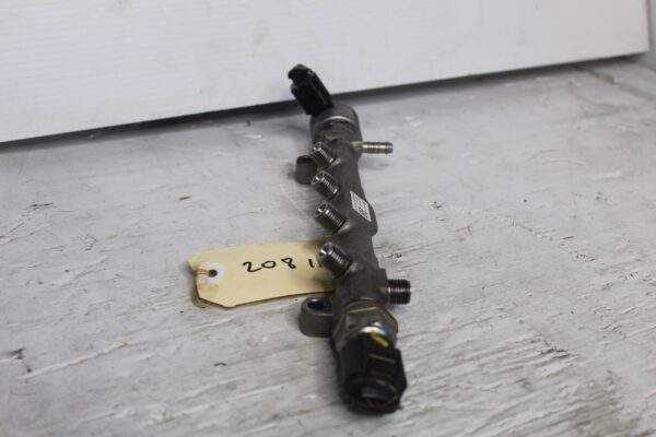 Audi Fy Q5 2.0L Diesel Fuel Injection Rail 04L130089G