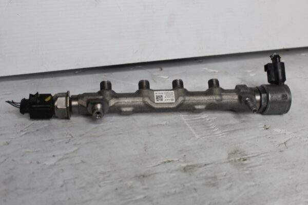 Audi Fy Q5 2.0L Diesel Fuel Injection Rail 04L130089G