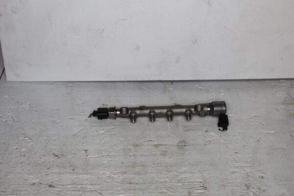 Audi Fy Q5 2.0L Diesel Fuel Injection Rail 04L130089G