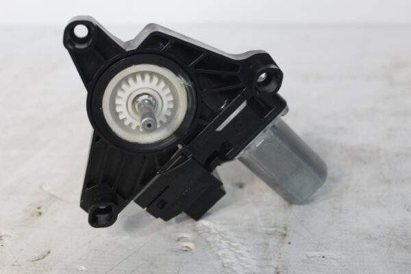 Mercedes Benz W176 W117 A CLA Window Regulator Motor A2469063200