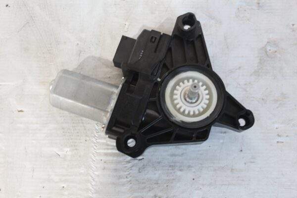 Mercedes Benz W176 W117 A CLA Window Regulator Motor A2469063200