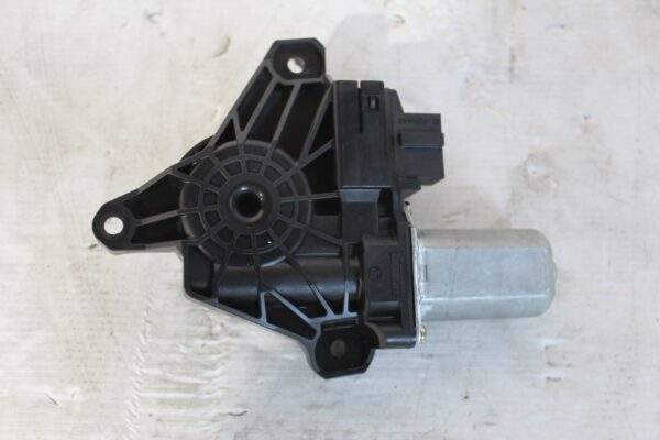Mercedes Benz W176 W117 A CLA Window Regulator Motor A2469063200