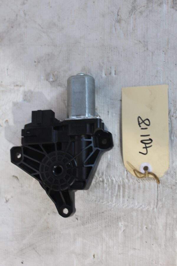 Mercedes Benz W176 W117 A CLA Window Regulator Motor A2469063200