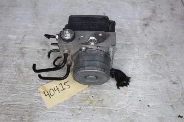 Mercedes Benz W176 W117 A45 CLA45 AMG ABS Pump Unit A1764311812