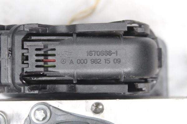 Mercedes Benz W176 W117 A45 CLA45 AMG ABS Pump Unit A1764311812