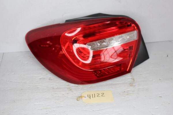 Mercedes Benz W176 A250 A45 Left Tail Light Taillamp A1769063100, A1769063300