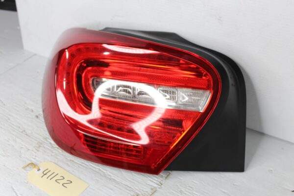 Mercedes Benz W176 A250 A45 Left Tail Light Taillamp A1769063100, A1769063300