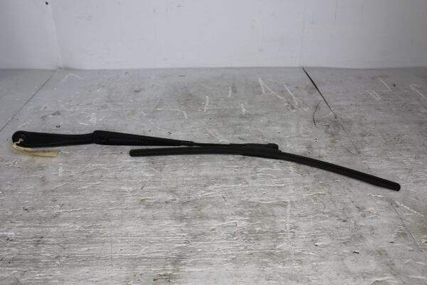 Mercedes Benz W176 A Class Right Drivers Wiper Arm A1768200344