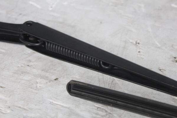 Mercedes Benz W176 A Class Right Drivers Wiper Arm A1768200344