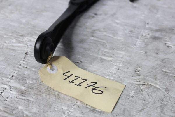 Mercedes Benz W176 A Class Right Drivers Wiper Arm A1768200344