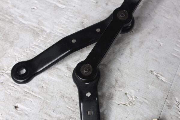 Mercedes Benz W176 A Class Left Passenger Wiper Arm A1768200244