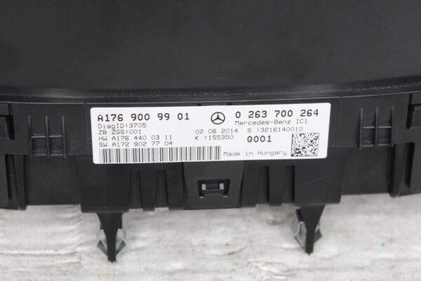 Mercedes Benz W176 A45 AMG Instrument Cluster A1769008301, A1769009901