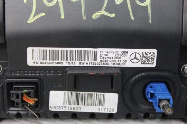 Merceds Benz W176 W117 A CLA Class Headunit Radio Display Screen A2469001106