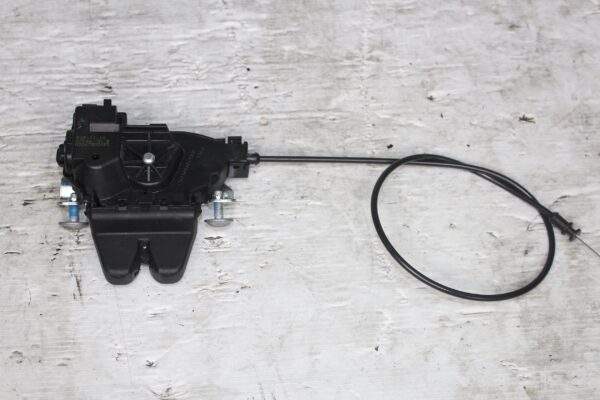 Mercedes Benz W204 W212 C E Class Boot Lock Actuator A2047500485