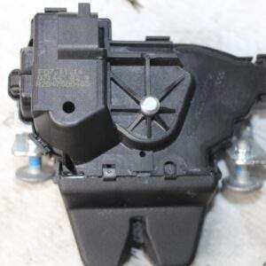 Mercedes Benz W204 W212 C E Class Boot Lock Actuator A2047500485 - Image 3