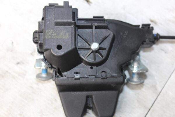 Mercedes Benz W204 W212 C E Class Boot Lock Actuator A2047500485